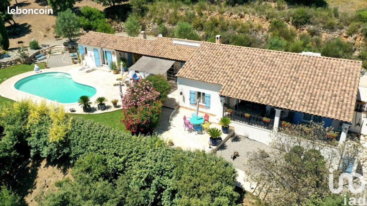 L'Oustaou De L'Estama Bed and Breakfast Rocbaron Buitenkant foto