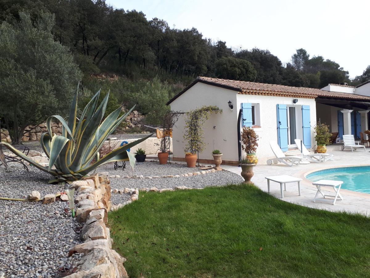 L'Oustaou De L'Estama Bed and Breakfast Rocbaron Buitenkant foto